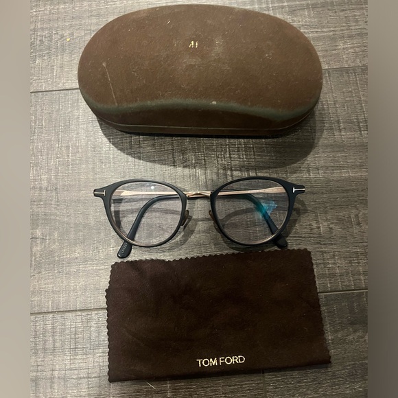 Authentic Tom Ford Readers with case and polishing cloth - Picture 1 of 5